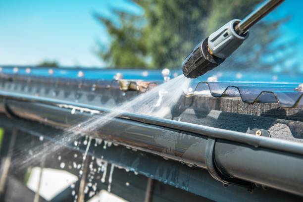 Best Garage Pressure Washing  in Saranac, MI