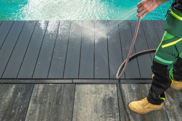 Best Commercial Pressure Washing  in Saranac, MI