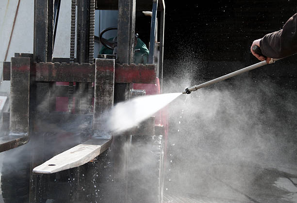 Best Pressure Washing Services Near Me  in Saranac, MI