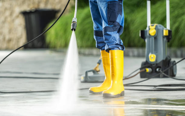 Best Commercial Building Pressure Washing  in Saranac, MI